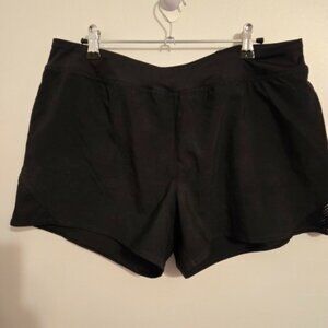 sports shorts with integrated interior lining reebok large